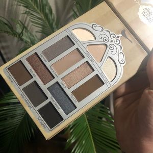 Pretty Vulgar Nightingale eyeshadow pallet